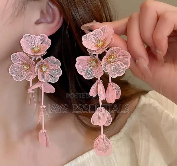 Bold Floral Earrings - thumbnail 2