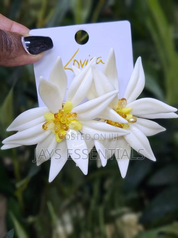 Bold Floral Earrings - thumbnail 3
