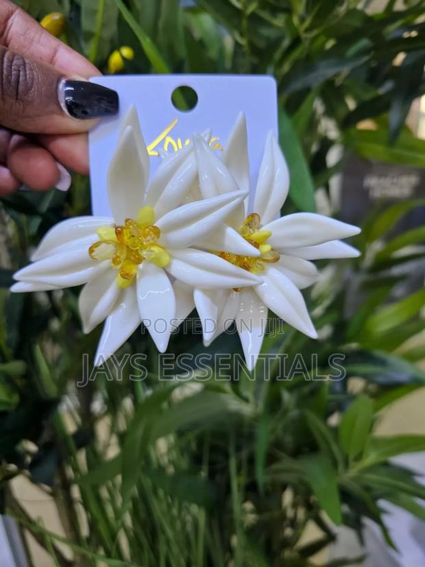 Bold Floral Earrings - thumbnail 4
