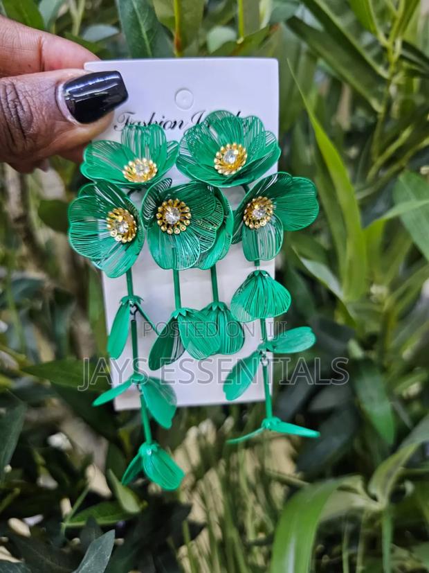 Bold Floral Earrings - thumbnail 11