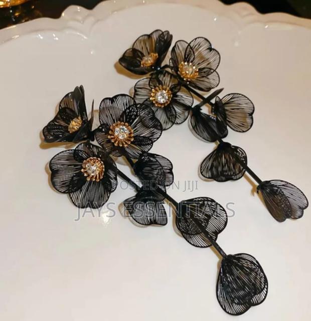 Bold Floral Earrings - thumbnail 12