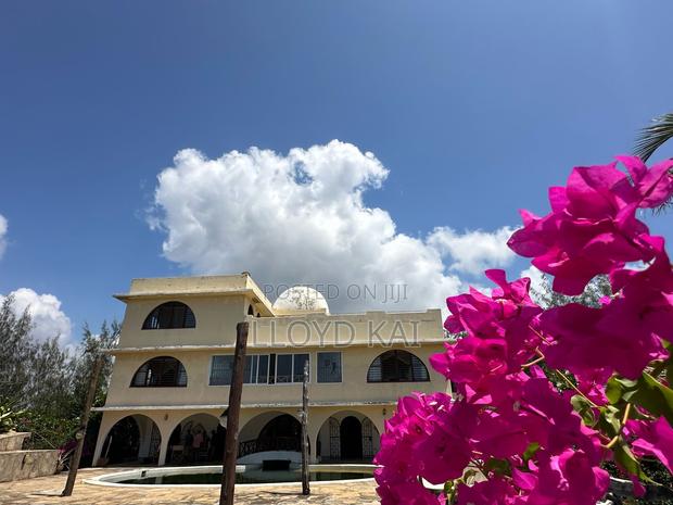 Furnished 4bdrm Villa in Watamu for sale - main view