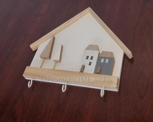 House Shaped Decor Wall Hanging With 3 Hooks 26.5x29.5cm