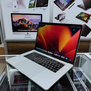 Laptop Apple MacBook Pro 2017 16GB Intel Core I7 SSD 256GB