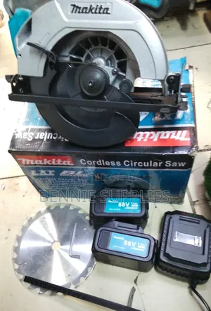Makita Circular Saw 7 " / Cordless Makita Circular Saw