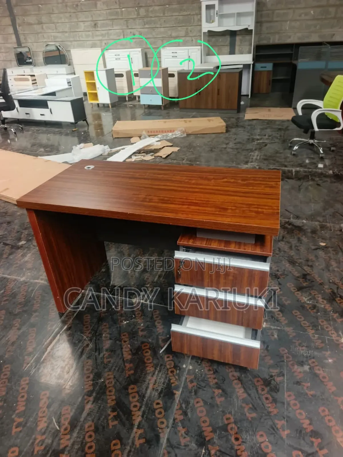 Modern 1.4m Office Desk With Spacious Lockable Drawers