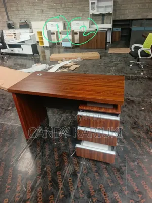 Modern 1.4m Office Desk With Spacious Lockable Drawers