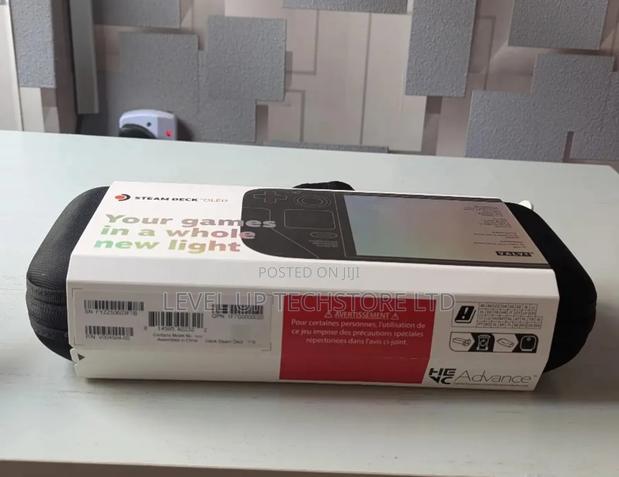 Valve Steam Deck Oled 1tb Handheld Gaming Console - thumbnail 3