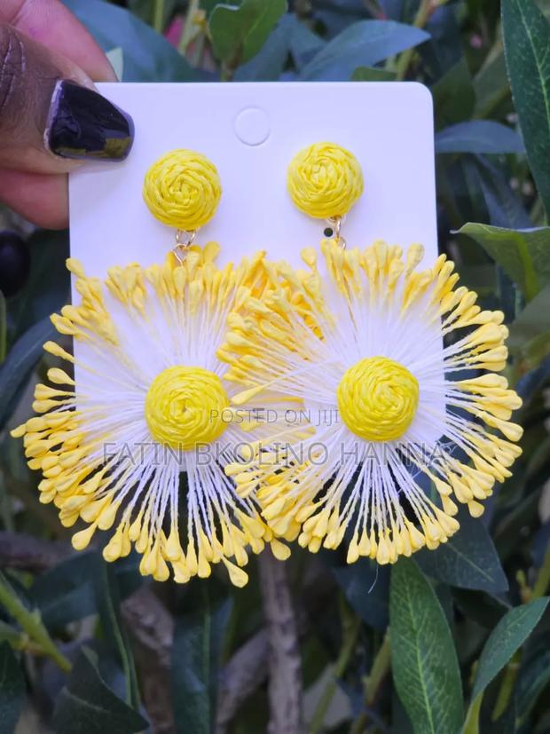 Summer Earrings - main view