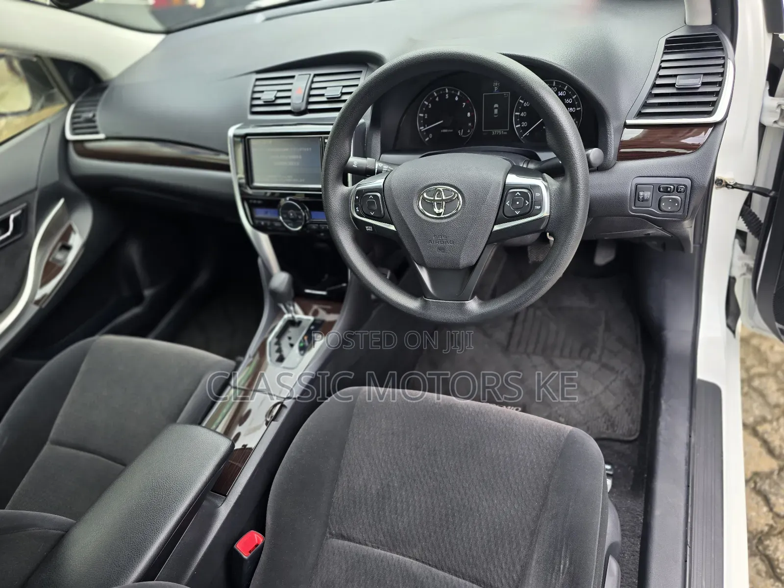 Toyota Premio 1.5 FWD 2019 White