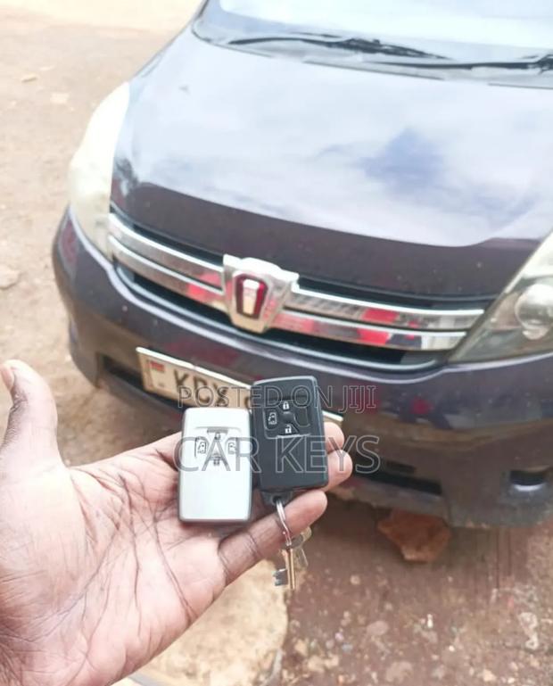 Toyota Isis Key Programming Specialist - main view