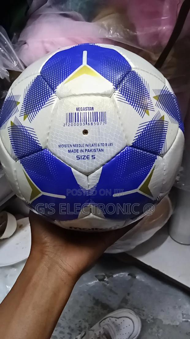 Molten Football Size 5 - thumbnail 2