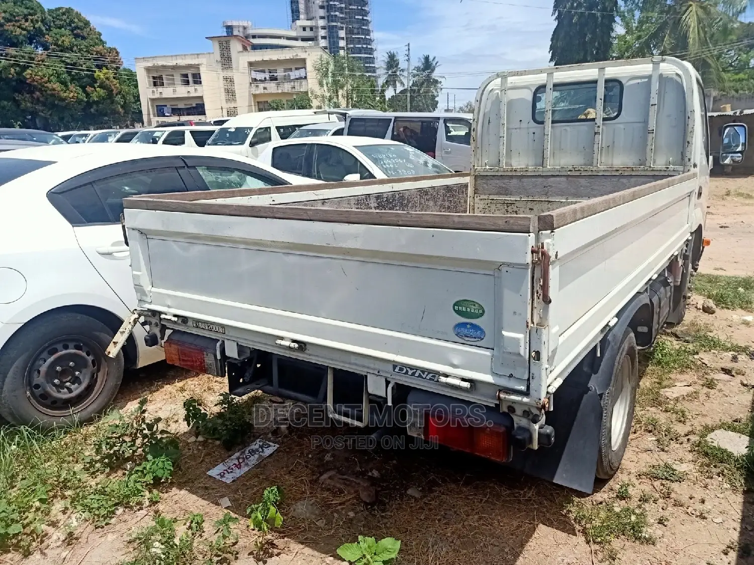 Toyota Dyna 2013 White
