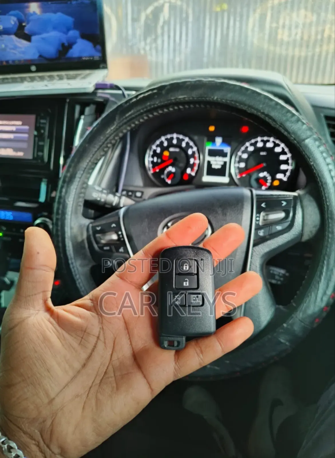 Toyota Vellfire Lost Key Replacement Services 