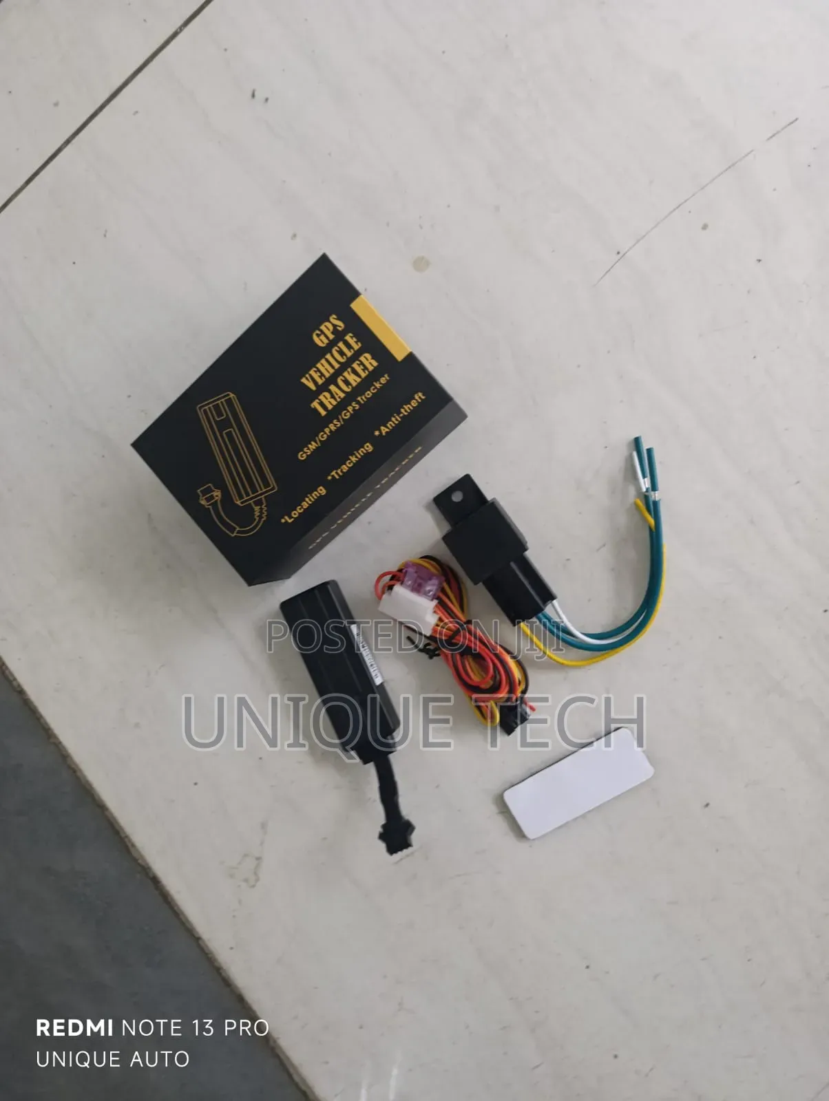 Smart GPS Tracker for Cars – Live Tracking Alerts