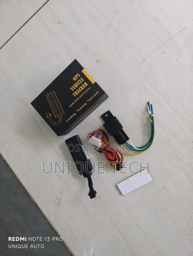 Smart GPS Tracker for Cars – Live Tracking Alerts - main view