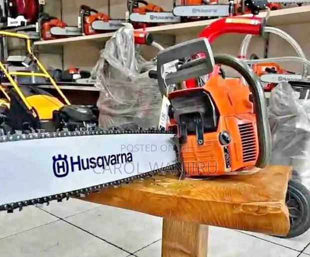 Husqvarna Chainsaw Machine/ Powersaw Machine 272xp/ Chainsaw - main view