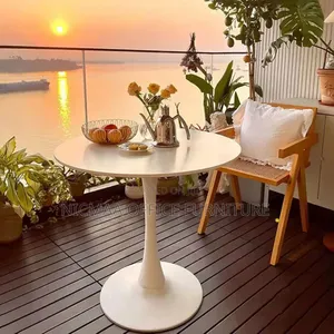 Tulivora Round Eames Dinning Table