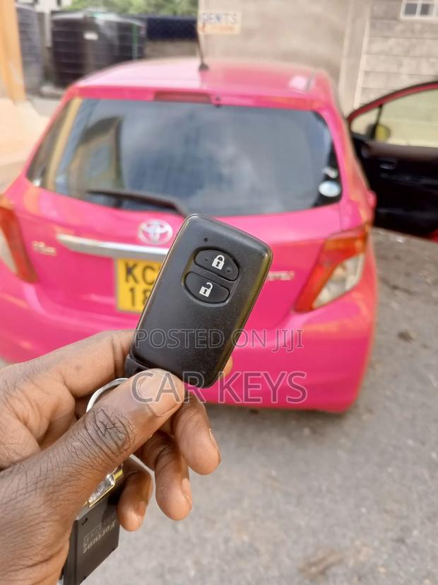 Toyota Vitz Lost Remote Key Duplication 営 - main view