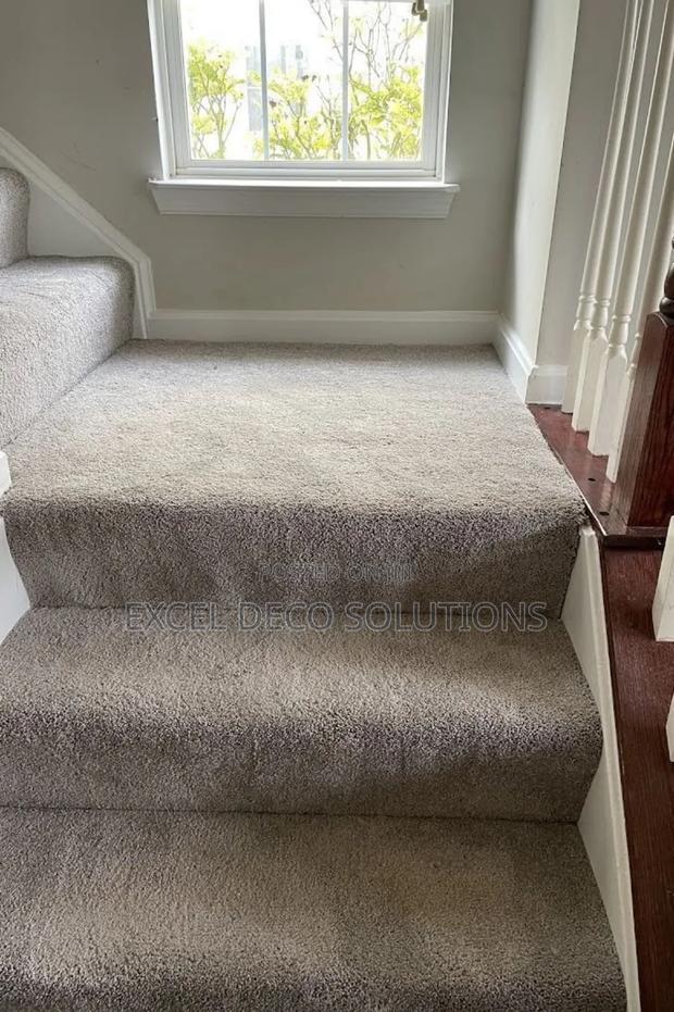 Elegant Grey Wall to Wall Carpet – Modern Versatile - main view