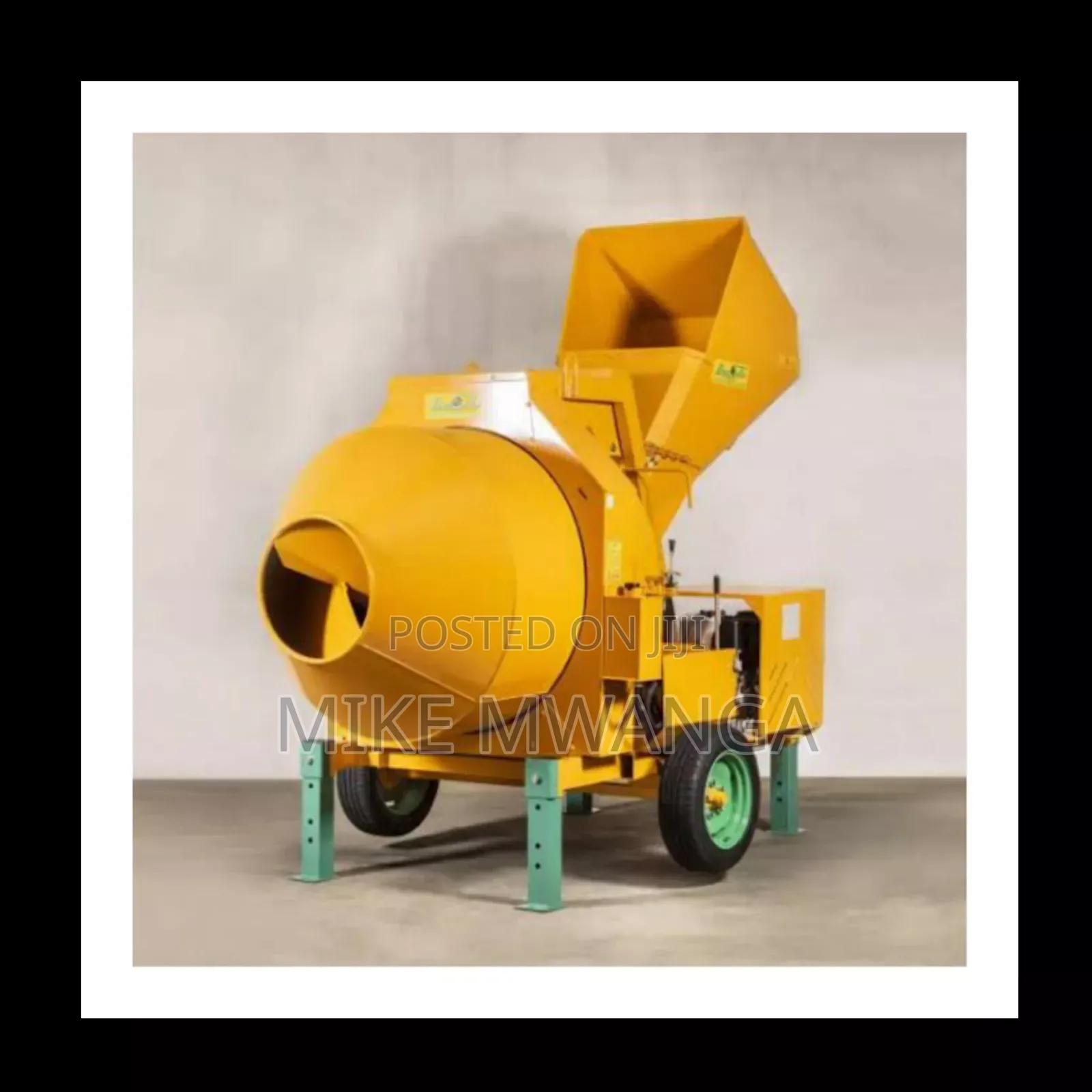 Self Loading Concrete Mixer