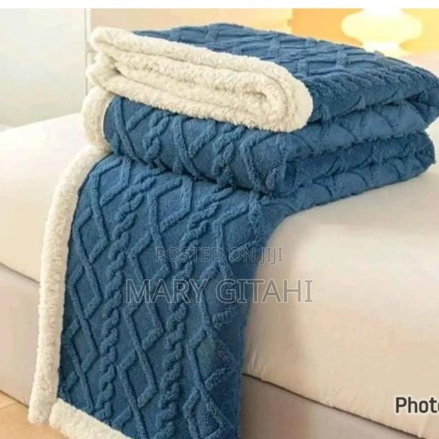 Multi Colour Cozy Fleece Woolen Blanket - main view