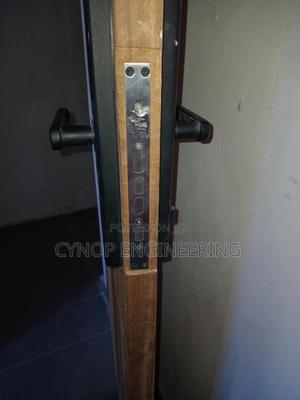 Modern Convenience Biometric Locks - thumbnail 2