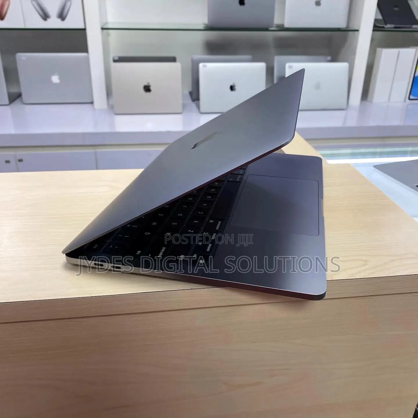 Laptop Apple MacBook Pro 2020 16GB Intel Core I7 SSD 512GB