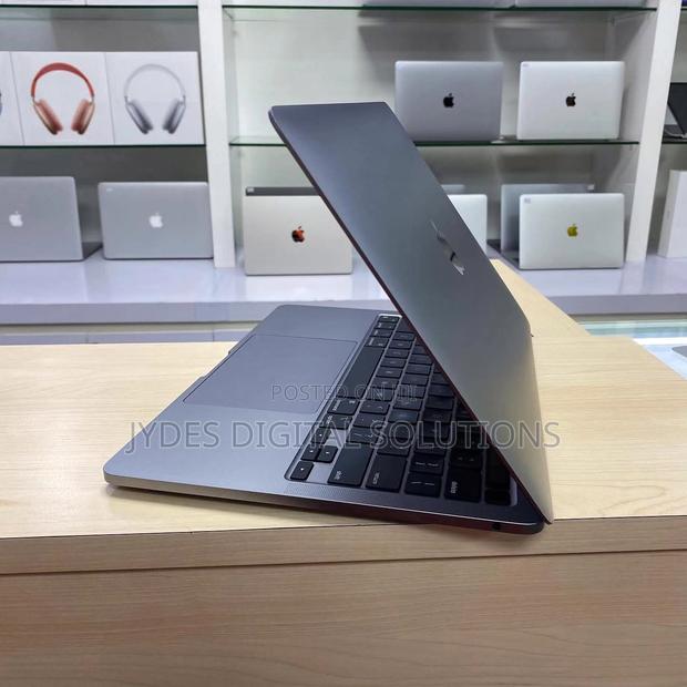 Laptop Apple MacBook Pro 2020 16GB Intel Core I7 SSD 512GB - thumbnail 3