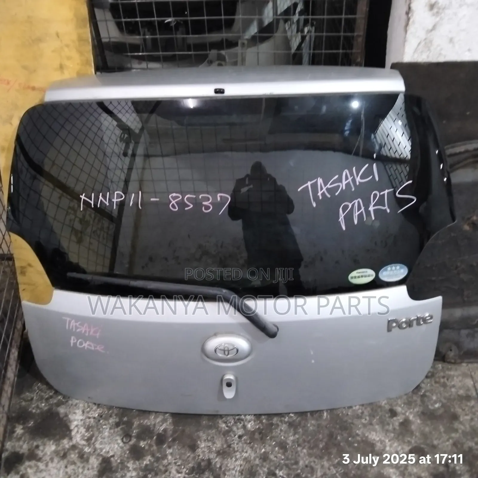 Toyota Porte 2005/2011 Tailgate/Boot/Trunk. Clean Ex Japan