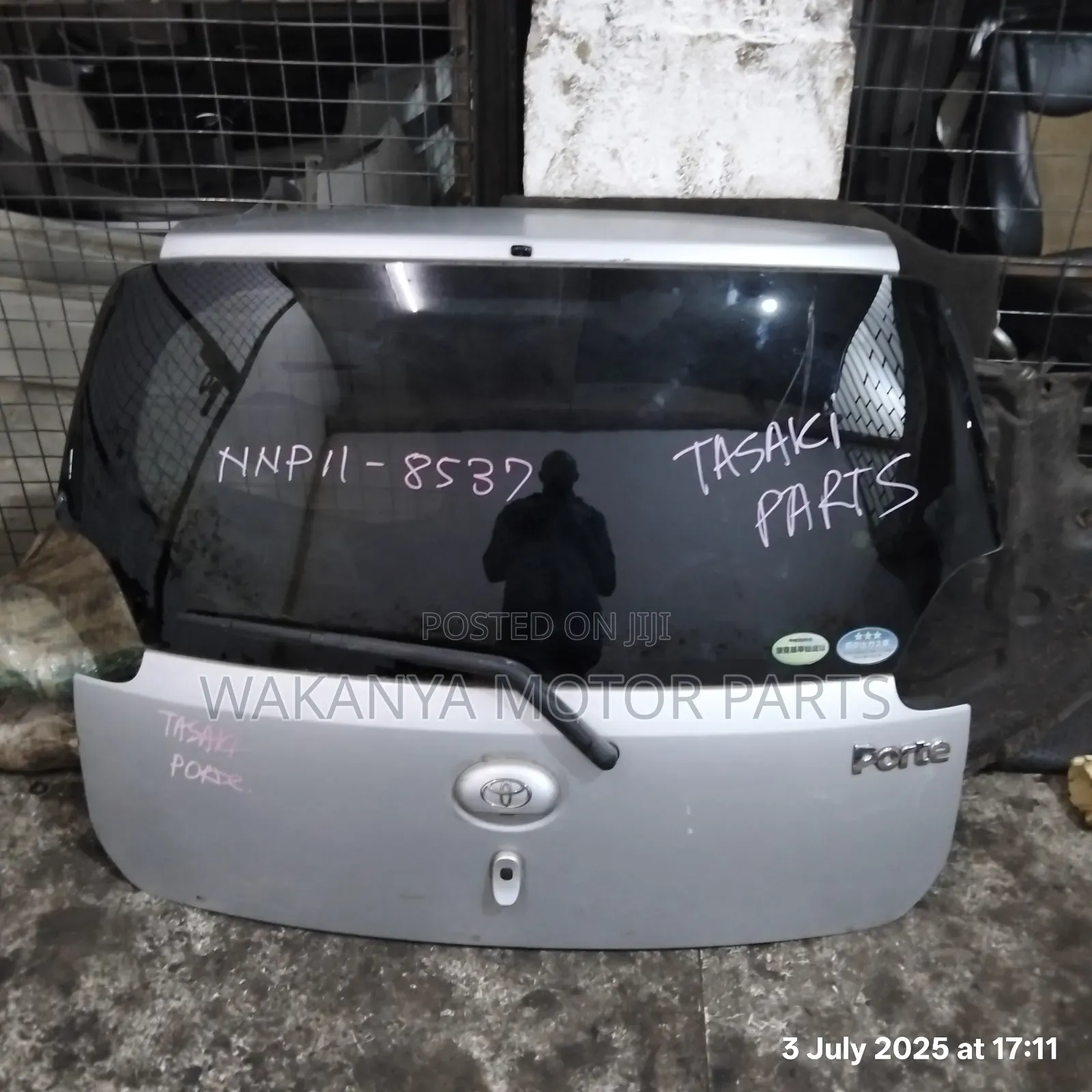 Toyota Porte Old Shape Tailgate, Model 2005/2012, Ex Japan