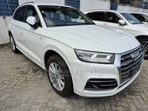 Audi Q5 2.0T Premium AWD quattro 2019 White
