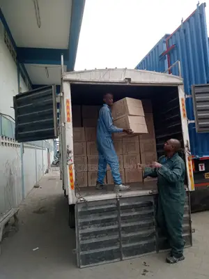 High Roof Canter Accessible for Logistic Jobs