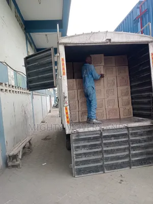 High Roof Canter Accessible for Logistic Jobs