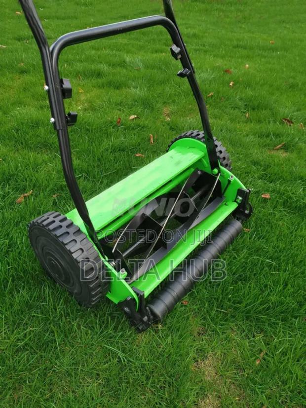 Reliable Manual Push Mower for Heavy Commercial Lawns - main view