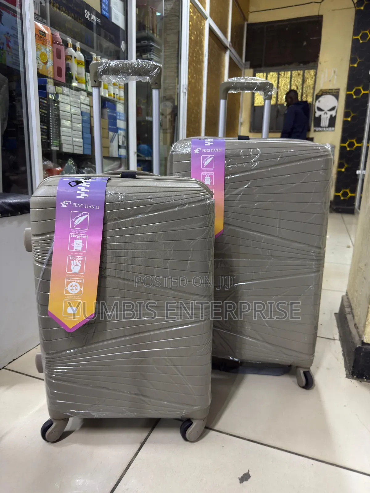 Medium (18kg)+Small 10kgs Rubber Suitcase Set of 2 at 5000