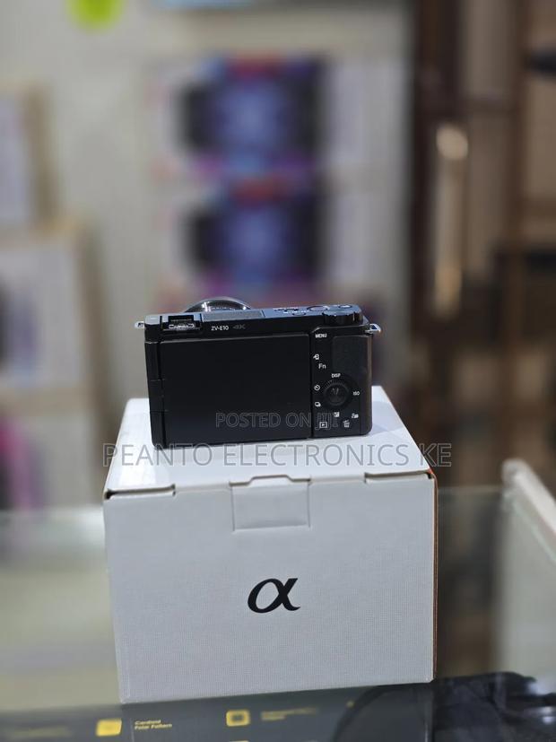 Sony Zv-E10 Mirrorless Camera With 16-50mm Lens - thumbnail 4