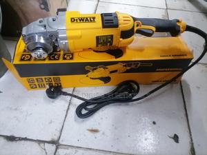 Most Suitable 2600w Dewalt Angle Grinder - thumbnail 2