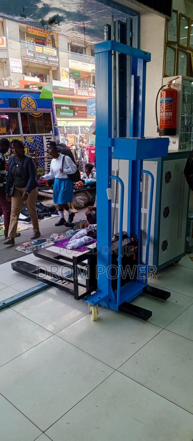 Electric Hydraulic Lift Stacker / Forklift