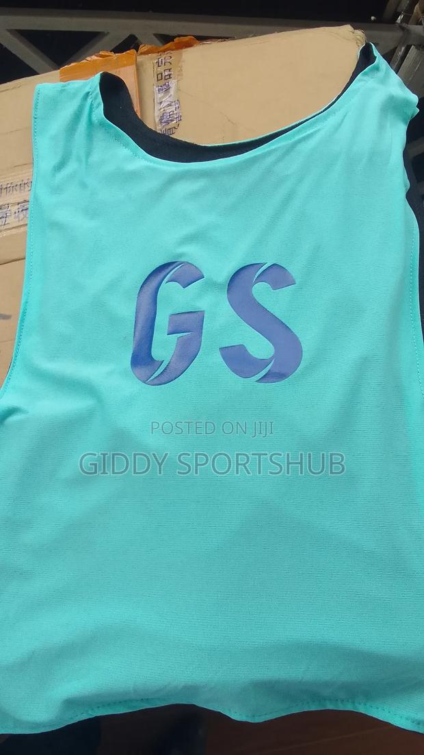 Reversable Netball Bibs - thumbnail 2