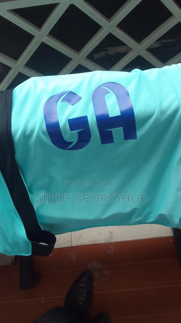 Reversable Netball Bibs - thumbnail 3