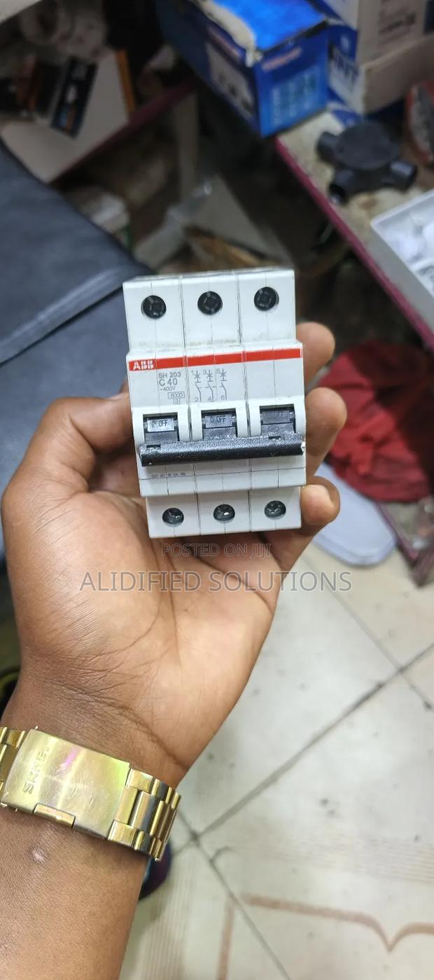 Abb Tripple Pole - main view