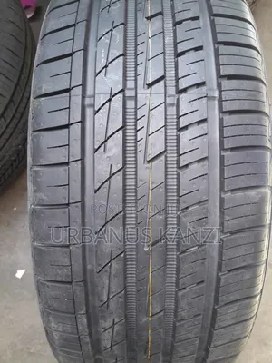 225/45r19 Nexen Tyre