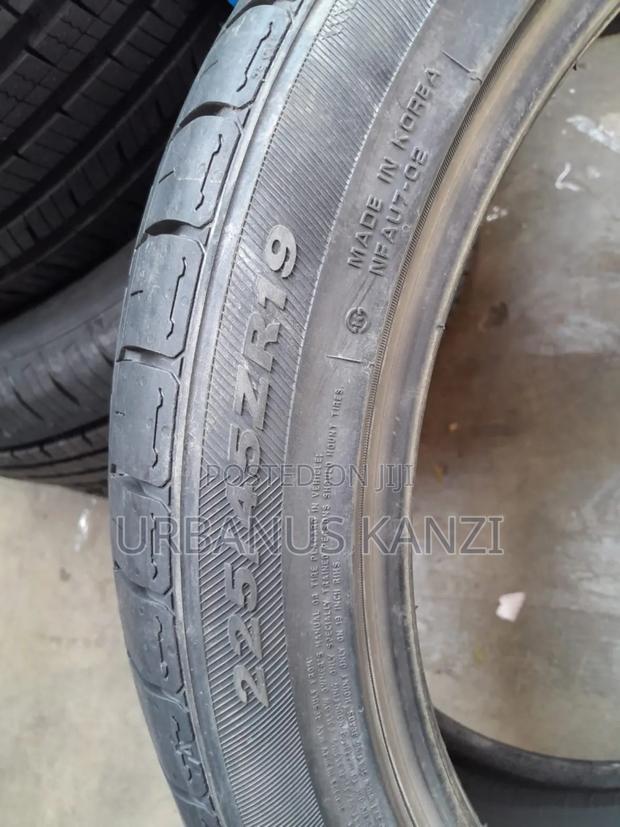 225/45r19 Nexen Tyre - thumbnail 2