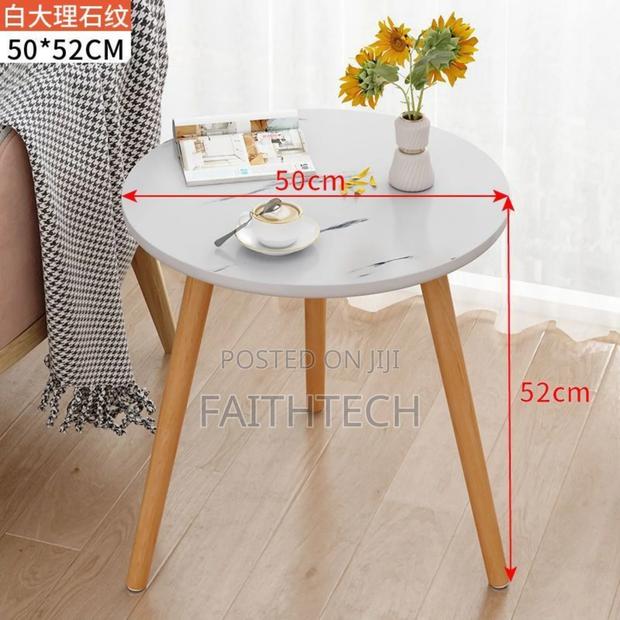 *Nordic Style Round Coffee Tables* _b_
