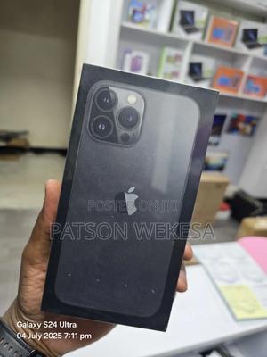 Apple iPhone 13 Pro Max 256 GB Black - main view