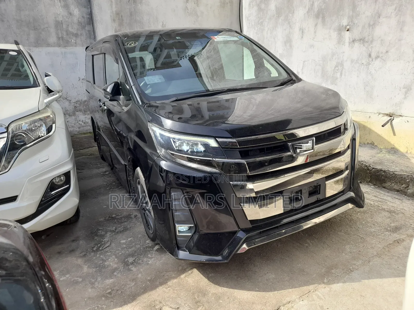 Toyota Noah 2.0 AWD (7 Seater) 2018 Black