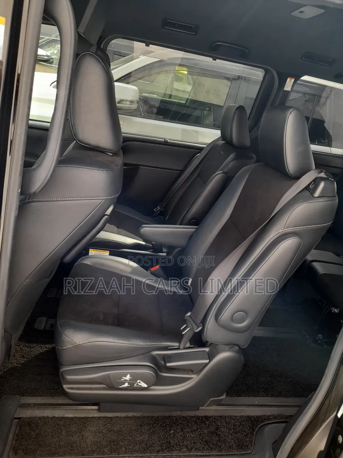 Toyota Noah 2.0 AWD (7 Seater) 2018 Black