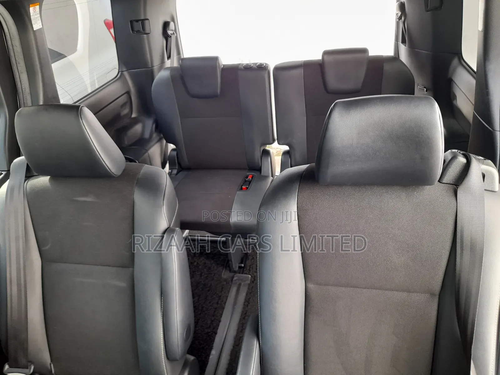 Toyota Noah 2.0 AWD (7 Seater) 2018 Black