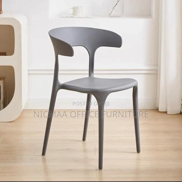 Hanaiette C10 Mid-Century Dining Chair - main view